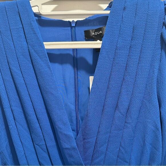 NWT Bloomingdale’s Aqua Pleaded Plunge Neckline Dress - Picture 3 of 6